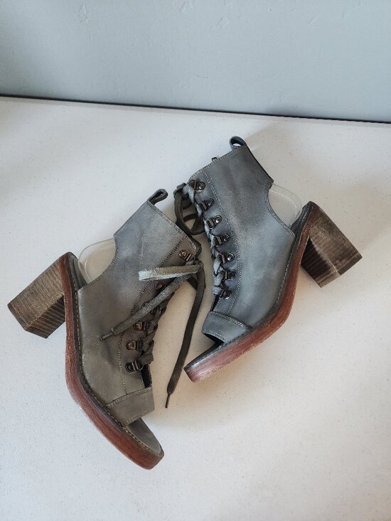 Free People Cut-Out Bootie "NEW" - Picture 9 of 16